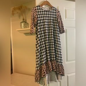 Girls size 12 Nuggles dress